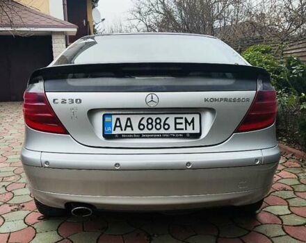 Серый Мерседес ЦЛК-Класс, объемом двигателя 1.8 л и пробегом 202 тыс. км за 5300 $, фото 3 на Automoto.ua
