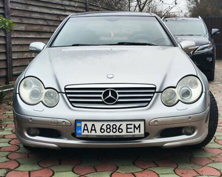 Серый Мерседес ЦЛК-Класс, объемом двигателя 1.8 л и пробегом 202 тыс. км за 5300 $, фото 2 на Automoto.ua
