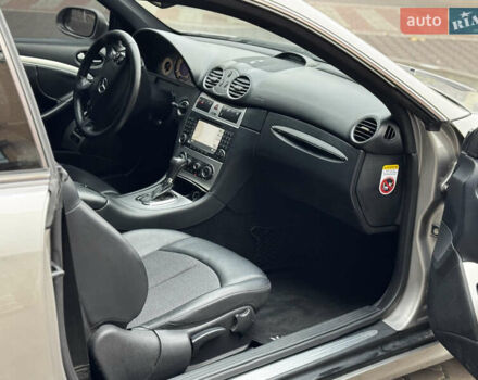 Серый Мерседес ЦЛК-Класс, объемом двигателя 1.8 л и пробегом 275 тыс. км за 6750 $, фото 18 на Automoto.ua