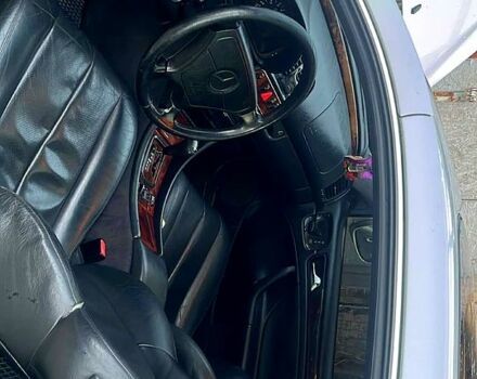 Серый Мерседес ЦЛК-Класс, объемом двигателя 2 л и пробегом 240 тыс. км за 2000 $, фото 1 на Automoto.ua