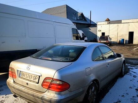 Серый Мерседес ЦЛК-Класс, объемом двигателя 2 л и пробегом 310 тыс. км за 4100 $, фото 1 на Automoto.ua