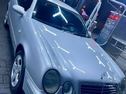 Сірий Мерседес ЦЛК-Клас, об'ємом двигуна 2.3 л та пробігом 300 тис. км за 4500 $, фото 1 на Automoto.ua