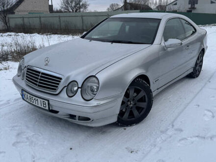 Сірий Мерседес ЦЛК-Клас, об'ємом двигуна 2 л та пробігом 317 тис. км за 3900 $, фото 1 на Automoto.ua