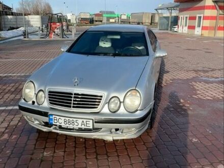 Серый Мерседес ЦЛК-Класс, объемом двигателя 2 л и пробегом 450 тыс. км за 2500 $, фото 1 на Automoto.ua