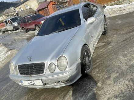 Сірий Мерседес ЦЛК-Клас, об'ємом двигуна 2 л та пробігом 370 тис. км за 3650 $, фото 1 на Automoto.ua