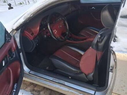 Серый Мерседес ЦЛК-Класс, объемом двигателя 3.2 л и пробегом 350 тыс. км за 4000 $, фото 1 на Automoto.ua