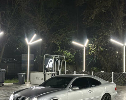 Серый Мерседес ЦЛК-Класс, объемом двигателя 2 л и пробегом 397 тыс. км за 3500 $, фото 1 на Automoto.ua