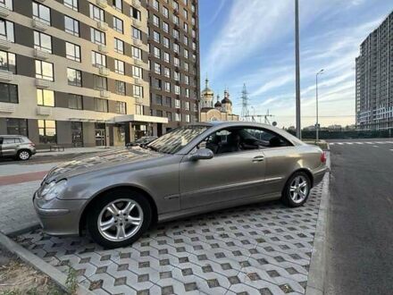 Серый Мерседес ЦЛК-Класс, объемом двигателя 2.7 л и пробегом 296 тыс. км за 8100 $, фото 1 на Automoto.ua