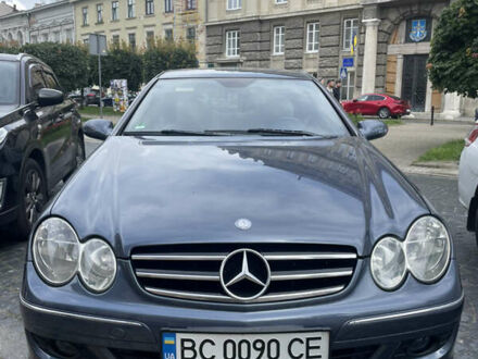 Серый Мерседес ЦЛК-Класс, объемом двигателя 2.3 л и пробегом 295 тыс. км за 9500 $, фото 1 на Automoto.ua