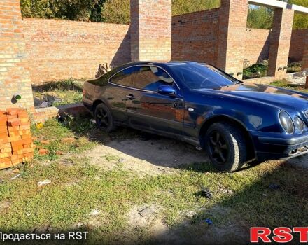 Мерседес ЦЛК-Класс 1998 в Полтаве на Automoto.ua Синий Мерседес ЦЛК-Класс, объемом двигателя 3.2 л и пробегом 370 тыс. км за 2450 $, фото 7 на Automoto.ua