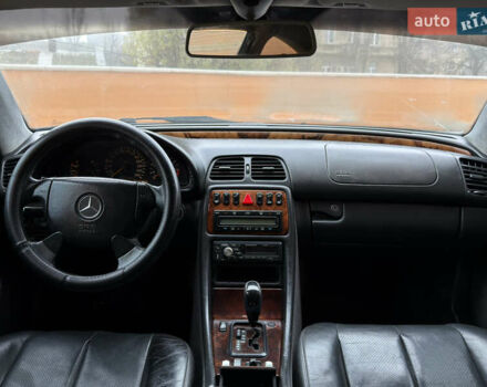 Синий Мерседес ЦЛК-Класс, объемом двигателя 3.2 л и пробегом 242 тыс. км за 3300 $, фото 10 на Automoto.ua