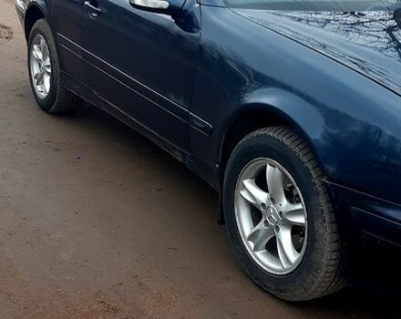 Синий Мерседес ЦЛК-Класс, объемом двигателя 2.3 л и пробегом 320 тыс. км за 4300 $, фото 2 на Automoto.ua