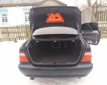 Синий Мерседес ЦЛК-Класс, объемом двигателя 3 л и пробегом 220 тыс. км за 2000 $, фото 8 на Automoto.ua