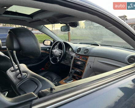 Синій Мерседес ЦЛК-Клас, об'ємом двигуна 2.6 л та пробігом 299 тис. км за 4999 $, фото 64 на Automoto.ua