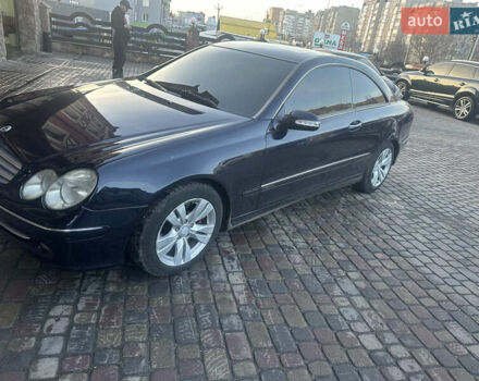 Синий Мерседес ЦЛК-Класс, объемом двигателя 2.6 л и пробегом 300 тыс. км за 6777 $, фото 1 на Automoto.ua