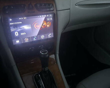 Синий Мерседес ЦЛК-Класс, объемом двигателя 2.6 л и пробегом 300 тыс. км за 6777 $, фото 11 на Automoto.ua