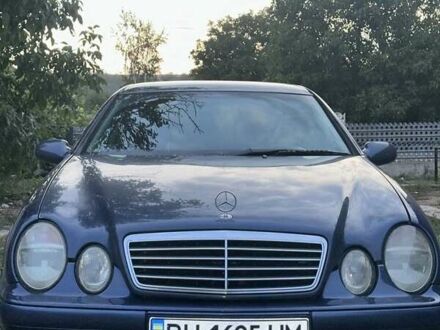 Синій Мерседес ЦЛК-Клас, об'ємом двигуна 2 л та пробігом 247 тис. км за 4500 $, фото 1 на Automoto.ua