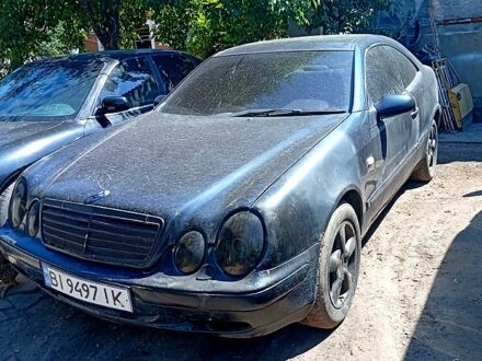 Синий Мерседес ЦЛК-Класс, объемом двигателя 3.2 л и пробегом 150 тыс. км за 3000 $, фото 1 на Automoto.ua