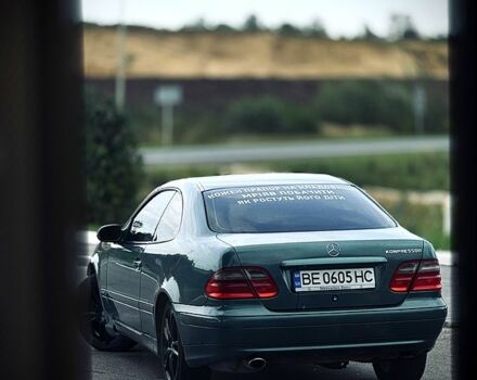 Зеленый Мерседес ЦЛК-Класс, объемом двигателя 2 л и пробегом 250 тыс. км за 3500 $, фото 3 на Automoto.ua