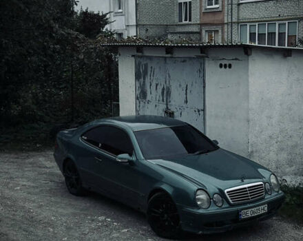 Зелений Мерседес ЦЛК-Клас, об'ємом двигуна 2 л та пробігом 250 тис. км за 3350 $, фото 3 на Automoto.ua