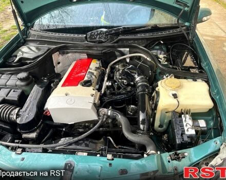 Зеленый Мерседес ЦЛК-Класс, объемом двигателя 2 л и пробегом 250 тыс. км за 3500 $, фото 8 на Automoto.ua