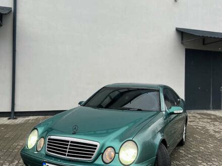Зелений Мерседес ЦЛК-Клас, об'ємом двигуна 2 л та пробігом 250 тис. км за 2850 $, фото 1 на Automoto.ua