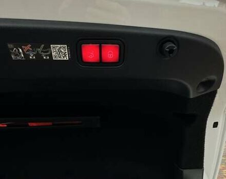 Белый Мерседес ЦЛС-Класс, объемом двигателя 1.99 л и пробегом 77 тыс. км за 59500 $, фото 20 на Automoto.ua