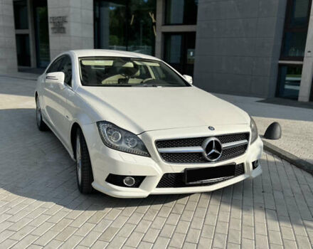 Белый Мерседес ЦЛС-Класс, объемом двигателя 3.5 л и пробегом 113 тыс. км за 24500 $, фото 4 на Automoto.ua