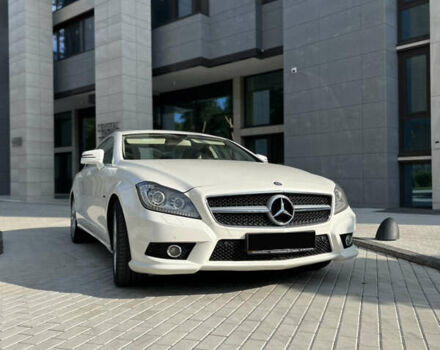 Белый Мерседес ЦЛС-Класс, объемом двигателя 3.5 л и пробегом 113 тыс. км за 24500 $, фото 3 на Automoto.ua