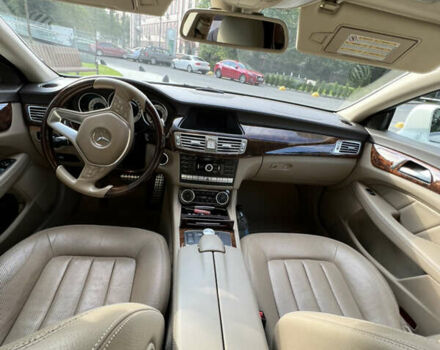 Белый Мерседес ЦЛС-Класс, объемом двигателя 3.5 л и пробегом 113 тыс. км за 24500 $, фото 23 на Automoto.ua