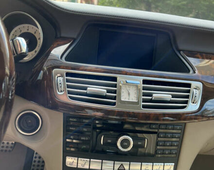 Белый Мерседес ЦЛС-Класс, объемом двигателя 3.5 л и пробегом 113 тыс. км за 24500 $, фото 28 на Automoto.ua