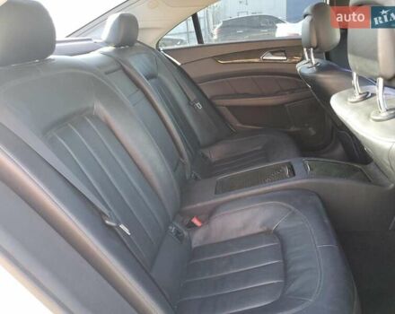 Белый Мерседес ЦЛС-Класс, объемом двигателя 4.67 л и пробегом 126 тыс. км за 9700 $, фото 9 на Automoto.ua