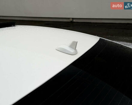 Белый Мерседес ЦЛС-Класс, объемом двигателя 4.7 л и пробегом 140 тыс. км за 16800 $, фото 15 на Automoto.ua