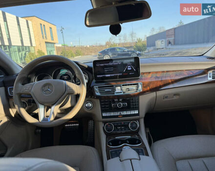 Белый Мерседес ЦЛС-Класс, объемом двигателя 4.7 л и пробегом 118 тыс. км за 19500 $, фото 70 на Automoto.ua