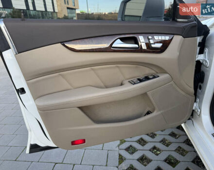 Белый Мерседес ЦЛС-Класс, объемом двигателя 4.7 л и пробегом 118 тыс. км за 19500 $, фото 27 на Automoto.ua