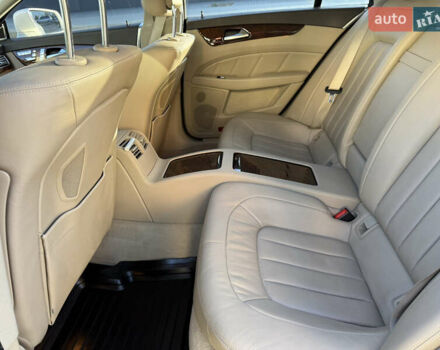 Белый Мерседес ЦЛС-Класс, объемом двигателя 4.7 л и пробегом 118 тыс. км за 19500 $, фото 67 на Automoto.ua