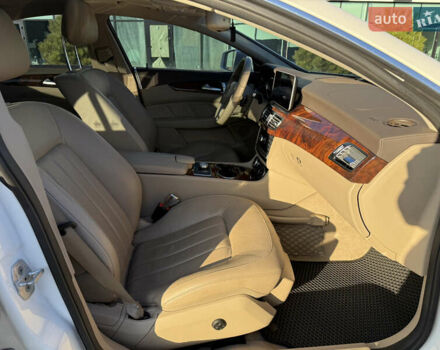 Белый Мерседес ЦЛС-Класс, объемом двигателя 4.7 л и пробегом 118 тыс. км за 19500 $, фото 50 на Automoto.ua