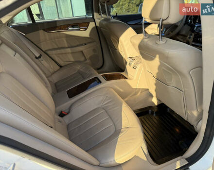 Белый Мерседес ЦЛС-Класс, объемом двигателя 4.7 л и пробегом 118 тыс. км за 19500 $, фото 59 на Automoto.ua