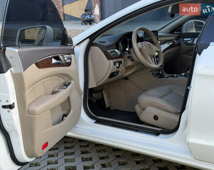 Белый Мерседес ЦЛС-Класс, объемом двигателя 4.7 л и пробегом 118 тыс. км за 19500 $, фото 26 на Automoto.ua