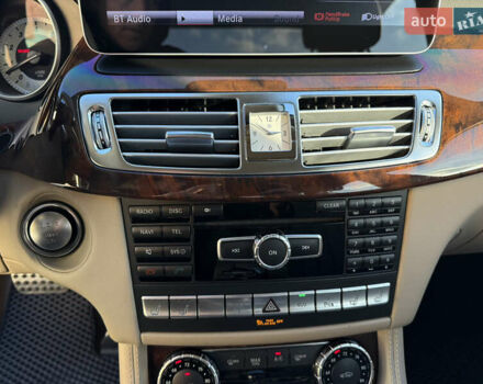 Белый Мерседес ЦЛС-Класс, объемом двигателя 4.7 л и пробегом 118 тыс. км за 19500 $, фото 41 на Automoto.ua