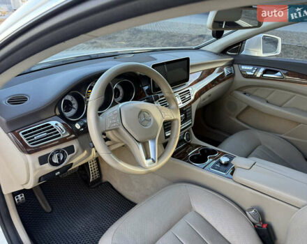 Белый Мерседес ЦЛС-Класс, объемом двигателя 4.7 л и пробегом 118 тыс. км за 19500 $, фото 35 на Automoto.ua