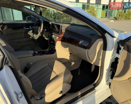 Белый Мерседес ЦЛС-Класс, объемом двигателя 4.7 л и пробегом 118 тыс. км за 19500 $, фото 49 на Automoto.ua