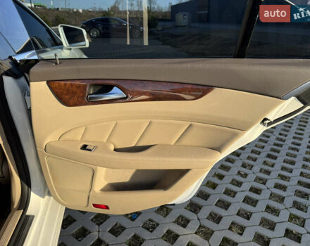 Белый Мерседес ЦЛС-Класс, объемом двигателя 4.7 л и пробегом 118 тыс. км за 19500 $, фото 58 на Automoto.ua