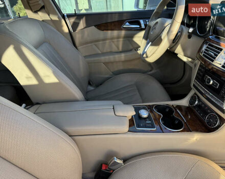 Белый Мерседес ЦЛС-Класс, объемом двигателя 4.7 л и пробегом 118 тыс. км за 19500 $, фото 52 на Automoto.ua