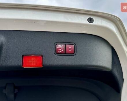 Мерседес ЦЛС-Класс 2014 в Киеве на Automoto.ua Белый Мерседес ЦЛС-Класс, объемом двигателя 2.14 л и пробегом 162 тыс. км за 18500 $, фото 21 на Automoto.ua