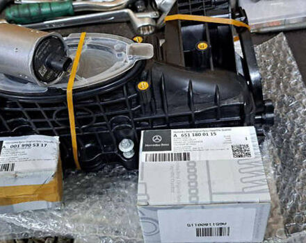 Черный Мерседес ЦЛС-Класс, объемом двигателя 2.1 л и пробегом 185 тыс. км за 22500 $, фото 43 на Automoto.ua