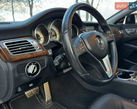 Черный Мерседес ЦЛС-Класс, объемом двигателя 4.66 л и пробегом 195 тыс. км за 17000 $, фото 29 на Automoto.ua