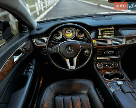 Черный Мерседес ЦЛС-Класс, объемом двигателя 4.66 л и пробегом 195 тыс. км за 17000 $, фото 17 на Automoto.ua