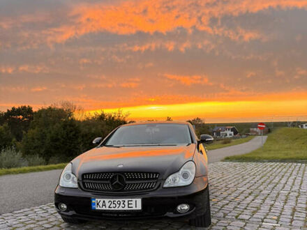 Черный Мерседес ЦЛС-Класс, объемом двигателя 5.46 л и пробегом 287 тыс. км за 11500 $, фото 1 на Automoto.ua