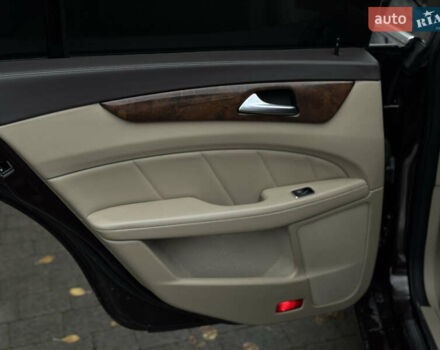 Коричневый Мерседес ЦЛС-Класс, объемом двигателя 4.7 л и пробегом 149 тыс. км за 21500 $, фото 27 на Automoto.ua